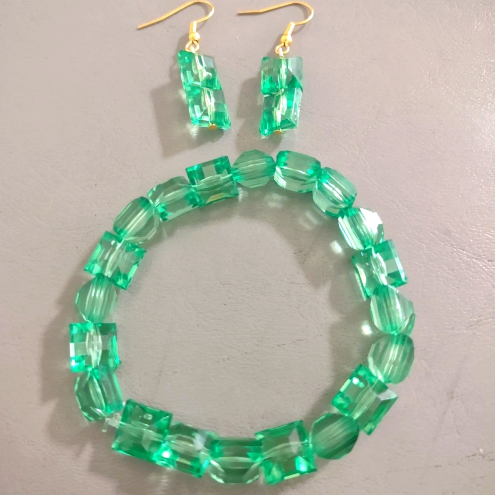 Green & Gold Earring & Bracelet Set